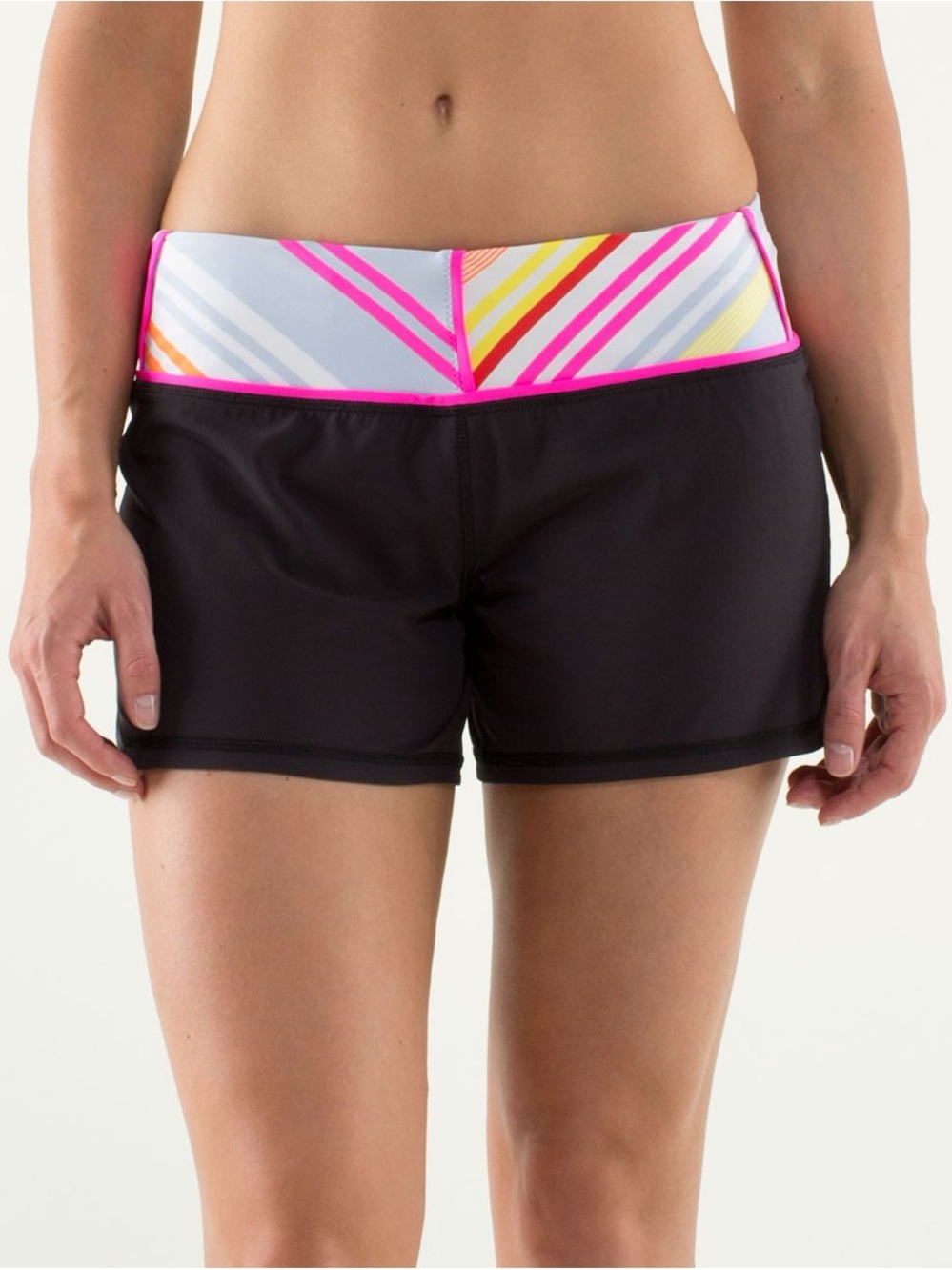 Lululemon groovy run shorts black pink quilt summer small